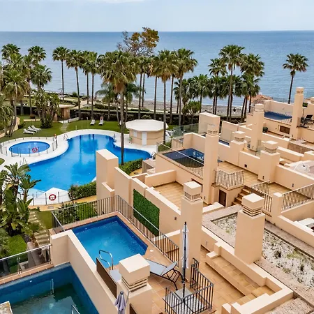 Sunny Sea Oasis -